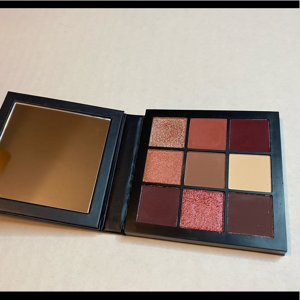Huda Beauty Mauve Obsessions - Picture 2 of 3